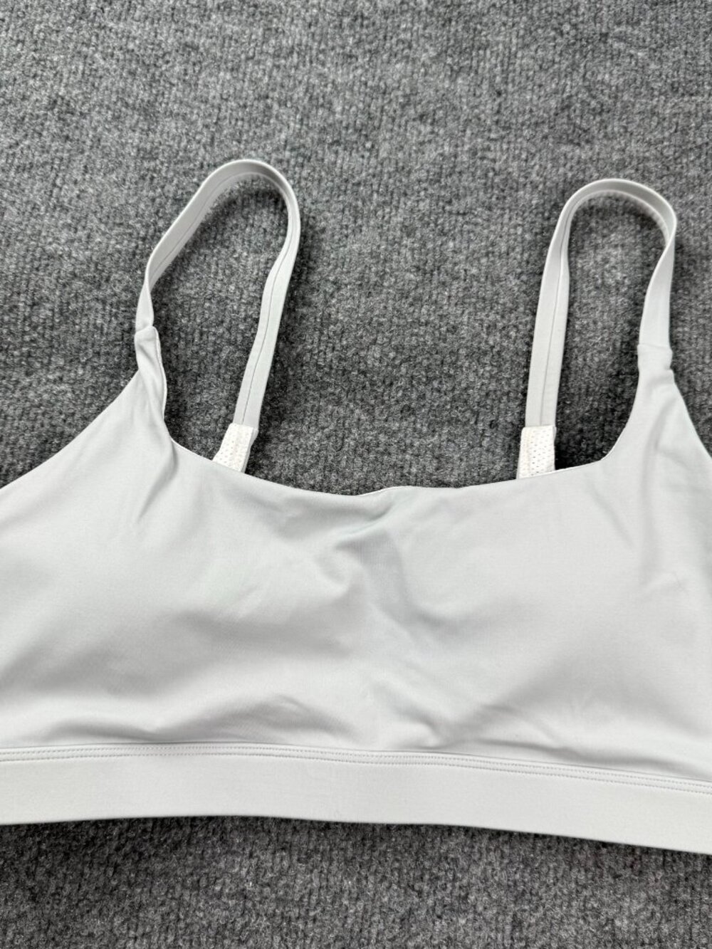 RUNNING GIRL Sports Bra Size L Light Gray Strappy Open Back Yoga Athletic Top